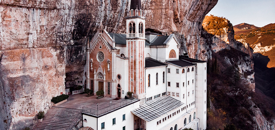 Madonna della Corona